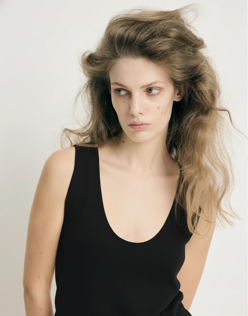 Топ из мягкой шерсти, цвет черный