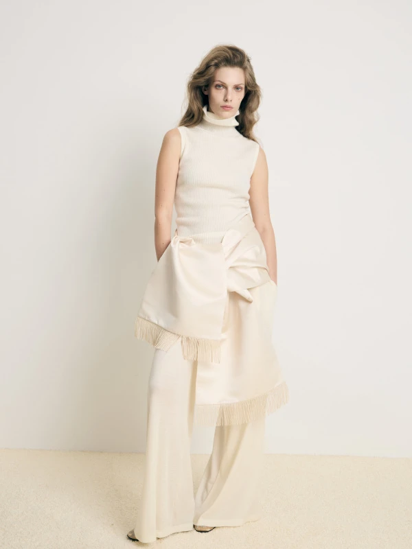 Брюки из мягкой шерсти, цвет молочный