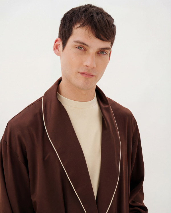 Шелковый мужской халат, цвет коричневый